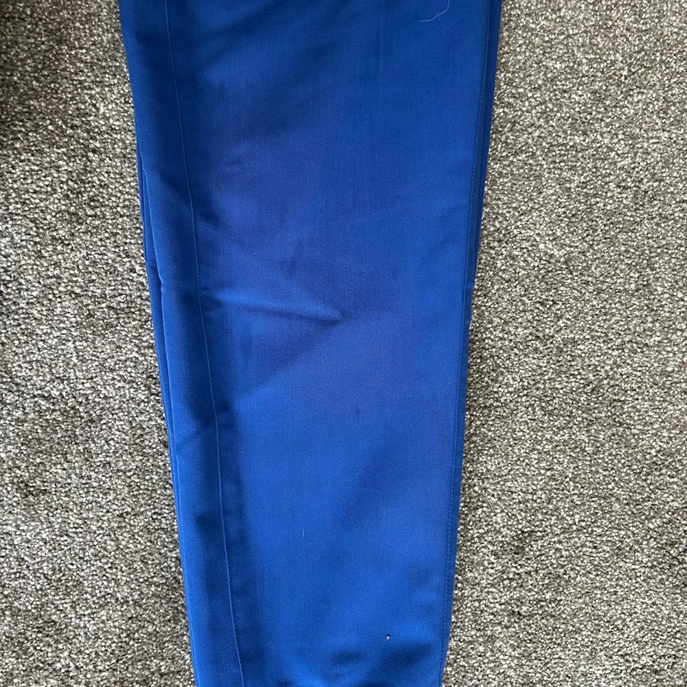 Fabletics Royal Blue Scrub Set - Picture 11 of 12